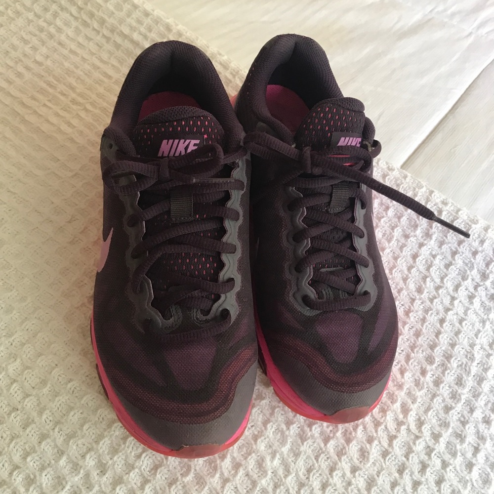 Nike Tailwind 7